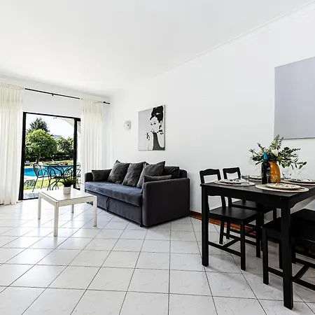 Ground Floor With Direct Access To Swimming Pool Apartment