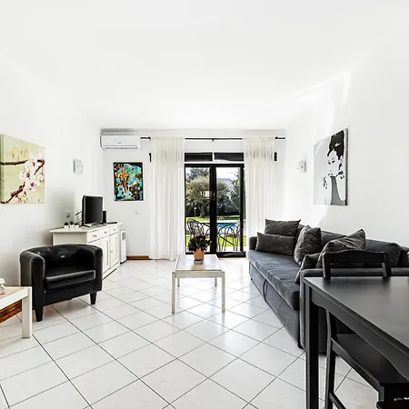 Ground Floor With Direct Access To Swimming Pool Apartment