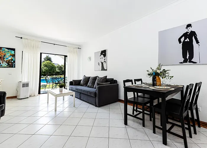 Ground Floor With Direct Access To Swimming Pool Apartamento