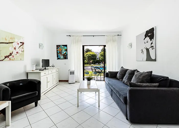 Ground Floor With Direct Access To Swimming Pool Apartamento Albufeira