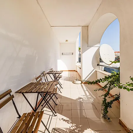 Ground Floor With Direct Access To Swimming Pool Αλμπουφέιρα